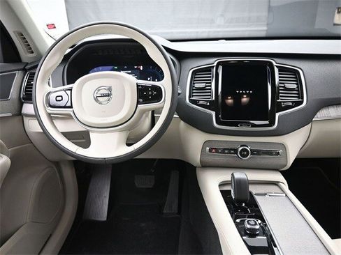 New 2025 Volvo XC90 B6 Plus w/ Protection Package Premier image 9