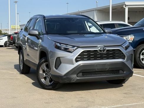 Used 2025 Toyota RAV4 XLE FWD image 2