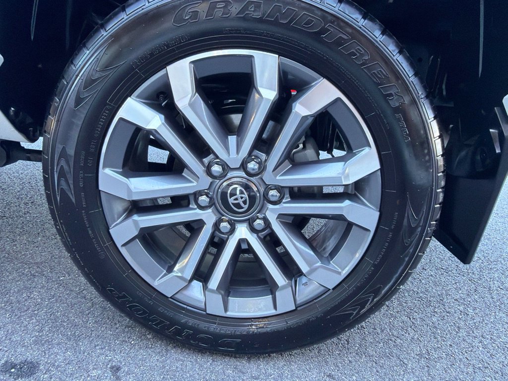 Used 2024 Toyota Tacoma Limited w/ Limited Package (LT) AWD/4WD image 36