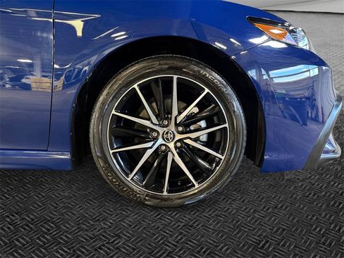 Used 2023 Toyota Camry SE w/ Cold Weather Package image 11