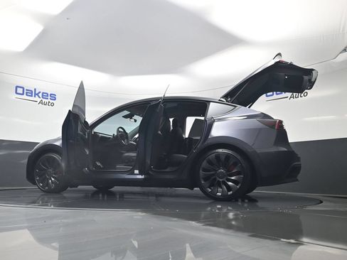 Used 2022 Tesla Model Y Performance AWD/4WD image 57