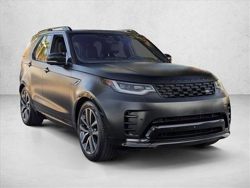 Used 2021 Land Rover Discovery S R-Dynamic image 3