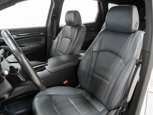 Used 2024 Buick Enclave Premium AWD/4WD image 10