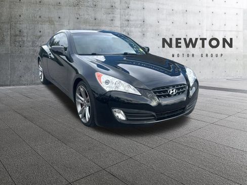 Used 2012 Hyundai Genesis 3.8 RWD image 1