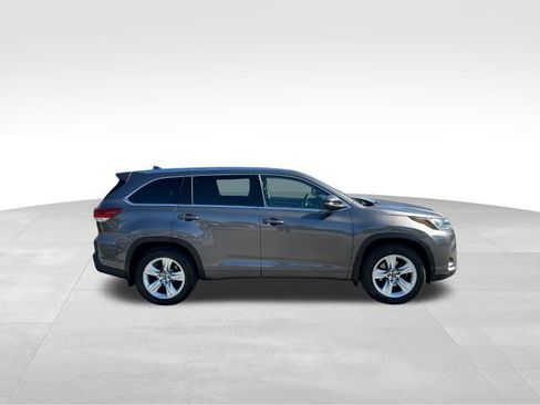 Used 2018 Toyota Highlander Limited image 6