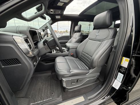 Used 2025 Ford F450 Platinum w/ Platinum Plus Package image 15