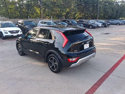 Used 2025 Kia Niro LX FWD image 8