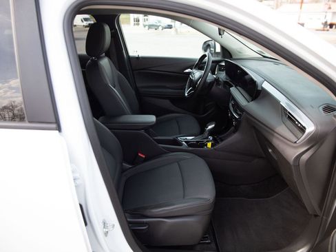 Used 2025 Buick Encore GX Preferred AWD/4WD image 15