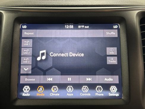 Used 2019 Jeep Cherokee Trailhawk w/ Cold Weather Group AWD/4WD image 6