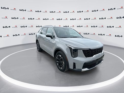 Certified 2025 Kia Sorento S w/ Panoramic Sunroof Package FWD image 2
