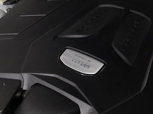 Used 2022 Porsche Cayenne Platinum Edition w/ Premium Package Plus image 49