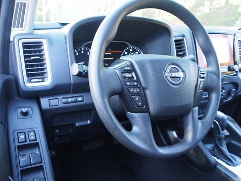 Used 2023 Nissan Frontier SV RWD image 15