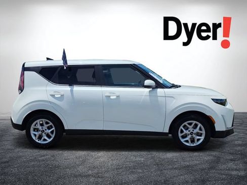 Certified 2024 Kia Soul LX w/ Option Group 015 FWD image 2