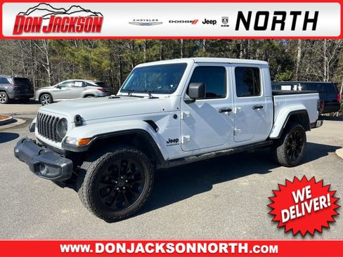 Used 2024 Jeep Gladiator Sport image 1