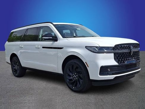 New 2026 Lincoln Navigator L Reserve AWD/4WD image 2