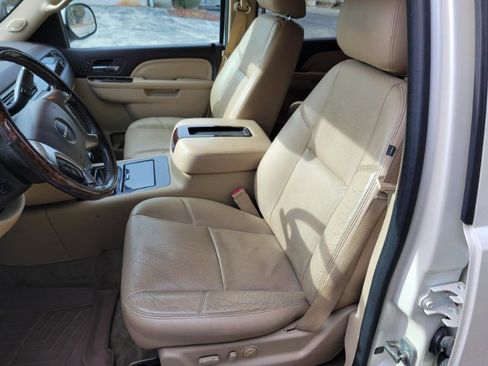 Used 2014 GMC Yukon Denali image 43