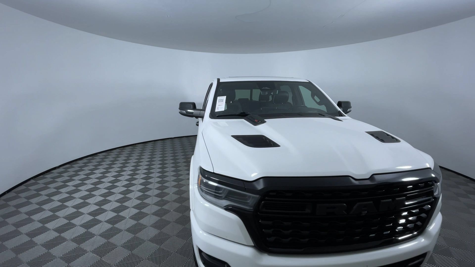 Used 2025 RAM 1500 Limited AWD/4WD image 3