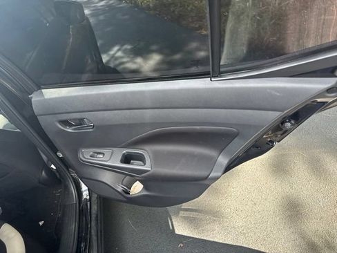 Used 2022 Nissan Versa SV FWD image 37