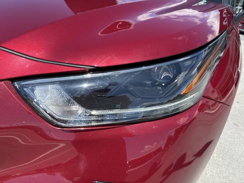 Used 2021 Toyota Highlander XSE AWD/4WD image 10