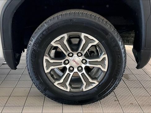 Used 2025 GMC Sierra 1500 SLT RWD image 30