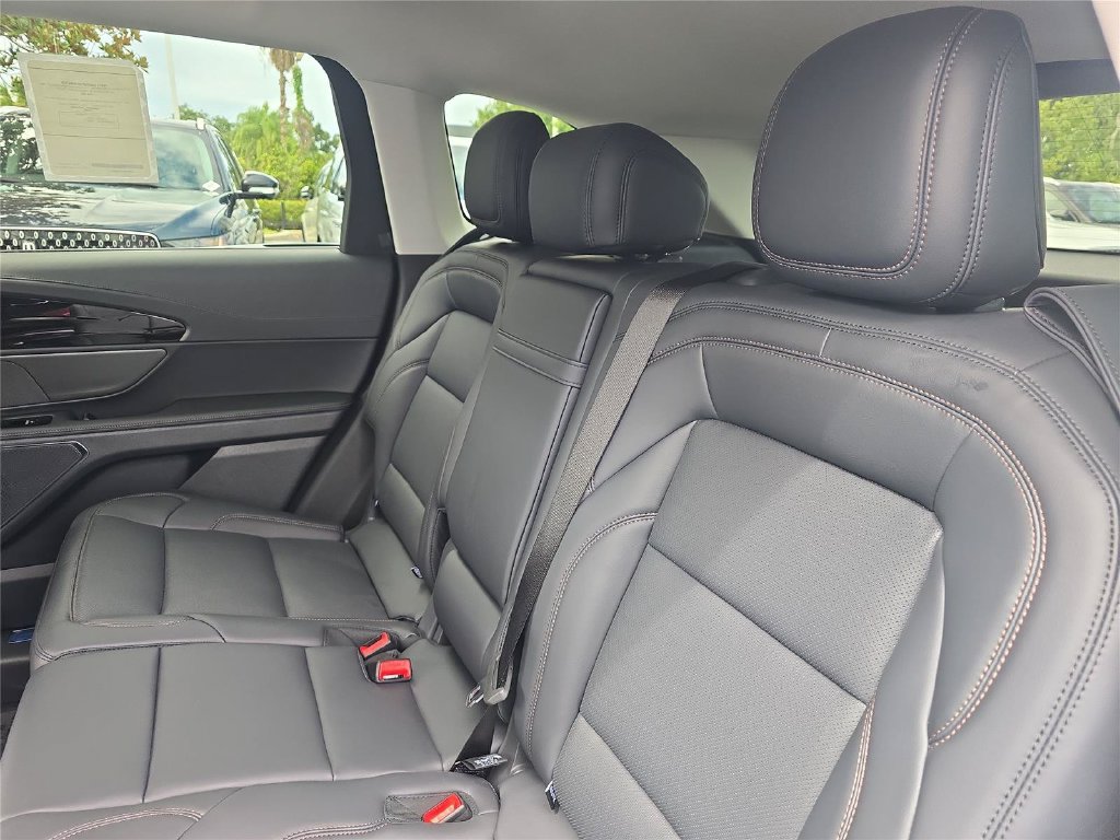 New 2026 Lincoln Nautilus Premier AWD/4WD image 11