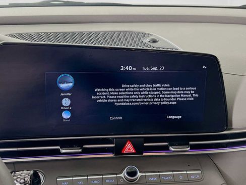 Used 2024 Hyundai Elantra SEL image 15