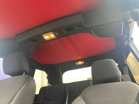 Used 2017 Jeep Wrangler Unlimited Sport w/ Connectivity Group AWD/4WD image 34