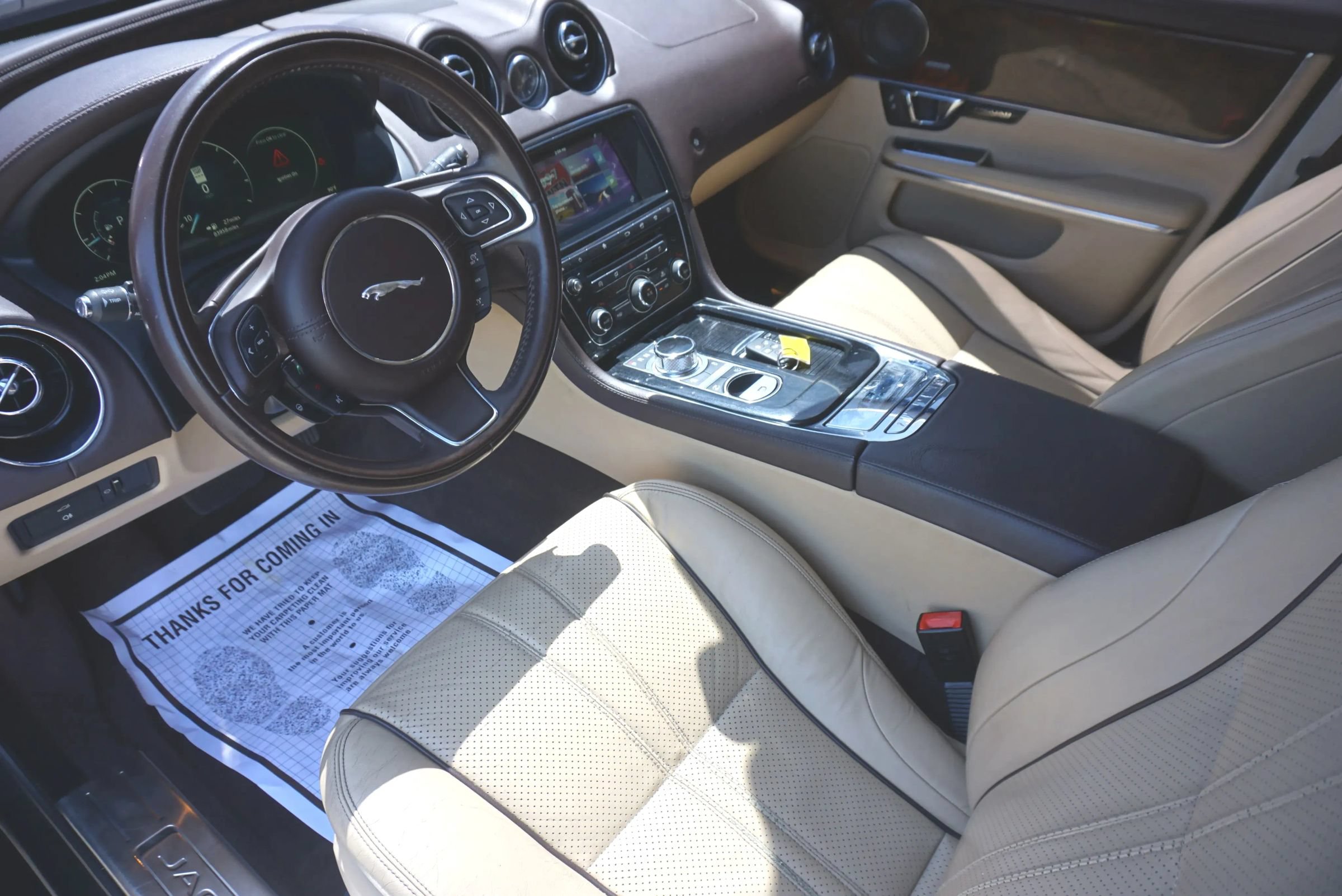 Used 2016 Jaguar XJ R-Sport RWD image 22
