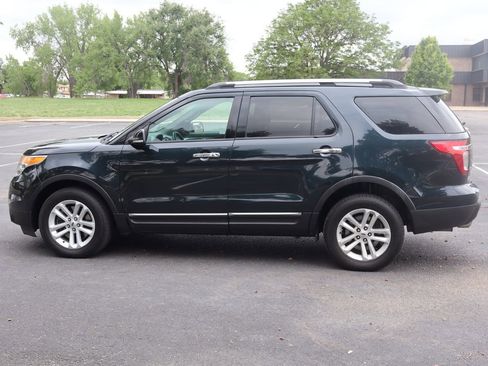 Used 2014 Ford Explorer XLT w/ Equipment Group 202A AWD/4WD image 9
