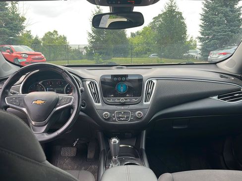 Used 2018 Chevrolet Malibu LT FWD image 14
