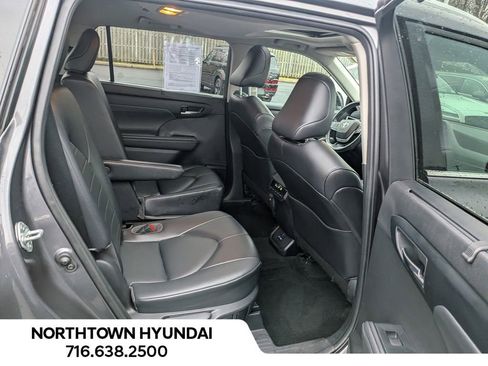 Used 2022 Toyota Highlander XLE image 39