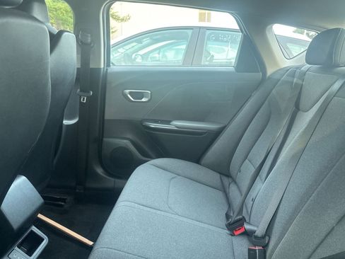 Used 2025 Kia K4 LXS image 8