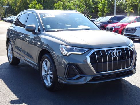 Certified 2022 Audi Q3 2.0T Premium Plus w/ Premium Plus Package image 7