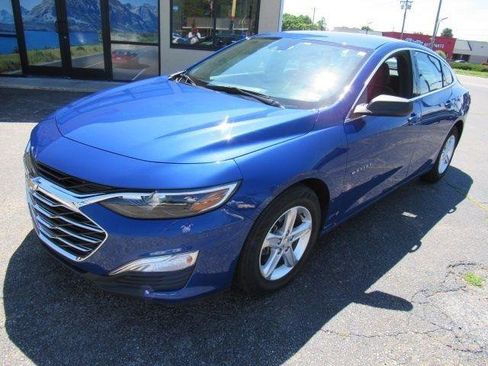 Used 2023 Chevrolet Malibu LS FWD image 1