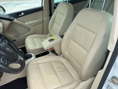 Used 2016 Volkswagen Tiguan SEL FWD image 11