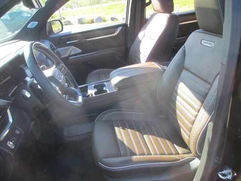 Used 2026 GMC Acadia Denali Ultimate FWD image 19