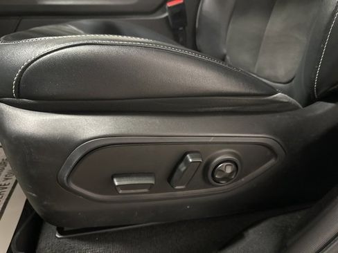 Used 2023 Jeep Grand Cherokee L Altitude image 8