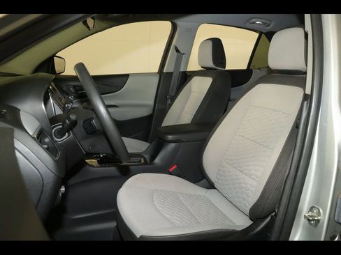 Used 2019 Chevrolet Equinox LS w/ LS Convenience Package image 17