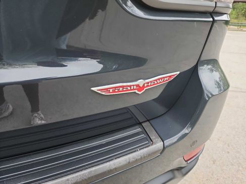 Used 2018 Jeep Grand Cherokee Trailhawk w/ Trailhawk Luxury Group image 8