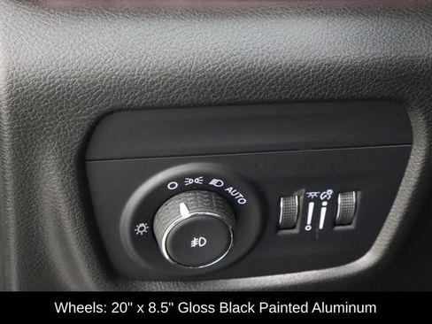 Used 2023 Jeep Grand Cherokee Limited w/ Black Appearance Package AWD/4WD image 16