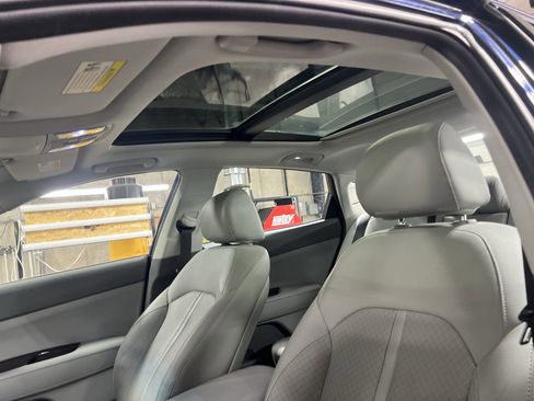 Used 2017 Kia Optima EX w/ Premium Package image 18