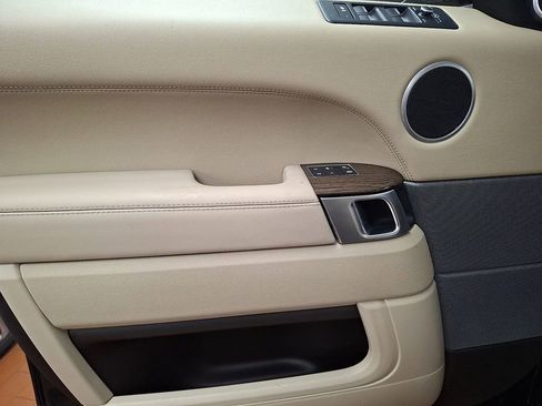 Used 2017 Land Rover Range Rover Sport HSE image 8