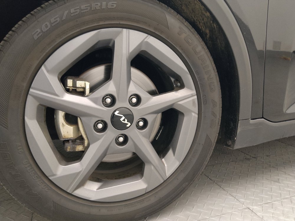 Used 2025 Kia K4 FWD image 31