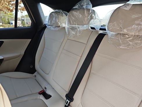 New 2026 Mercedes-Benz GLC 300 image 14