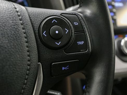 Used 2018 Toyota RAV4 Limited AWD/4WD image 38
