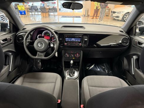 Used 2014 Volkswagen Beetle 1.8T image 9