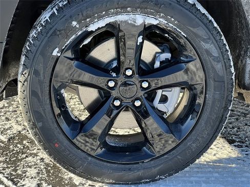 New 2025 Jeep Grand Cherokee L Limited image 8