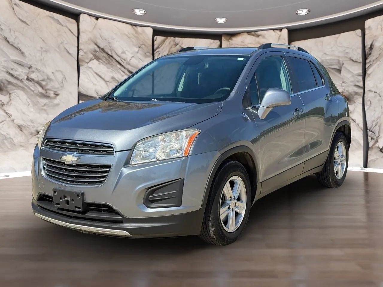 Used 2015 Chevrolet Trax LT w/ LT Plus Package FWD image 2
