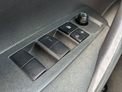 Used 2022 Toyota Corolla LE image 20