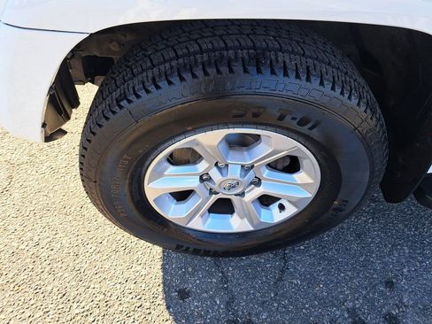 Used 2024 Toyota 4Runner SR5 image 30